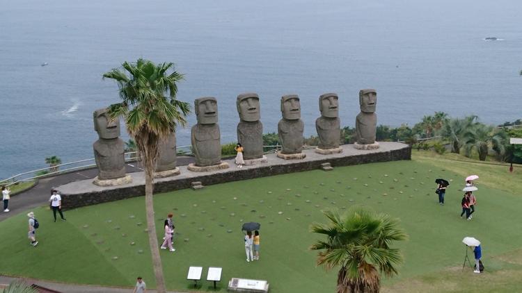 miyazaki-moai